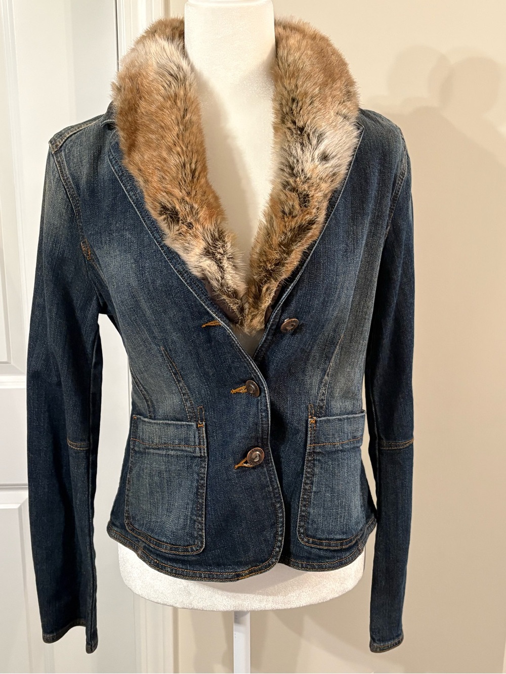 NWT Vintage Esprit Dark Blue Tailored Denim Jacket with Brown Faux Fur Collar